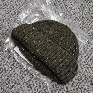 NWOT: Marled Wool-Blend Short Roll Ribbed Knit Beanie - OS
